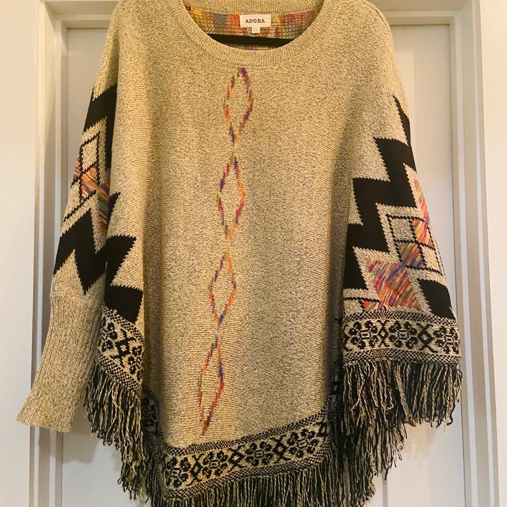 Chic Soul/Adora Sweater poncho with sleeves